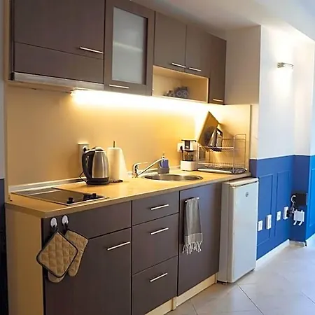 מלון Cosy With Pool & Near
