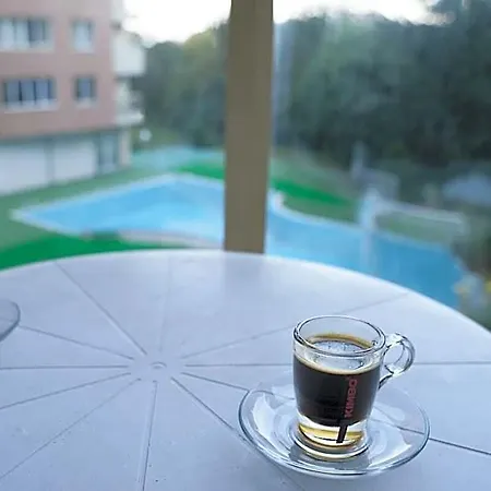 Cosy With Pool & Near מלון 4*